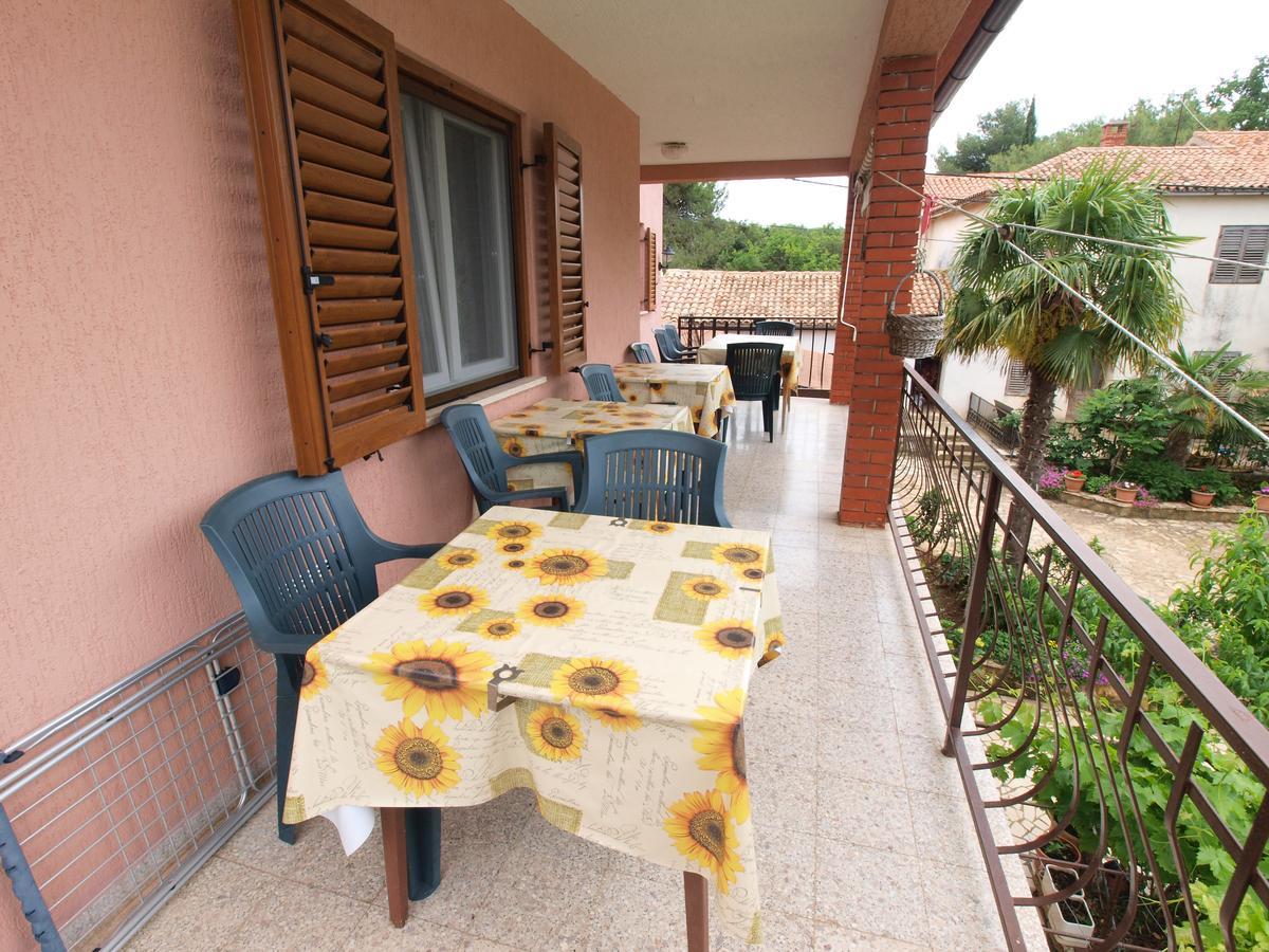 Rooms Milan 1370 Ровинь Экстерьер фото
