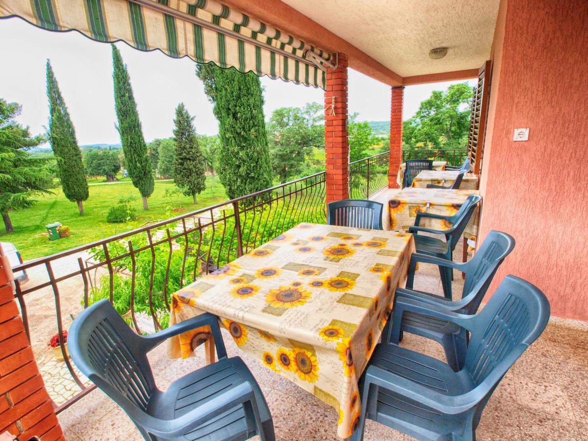 Rooms Milan 1370 Ровинь Экстерьер фото